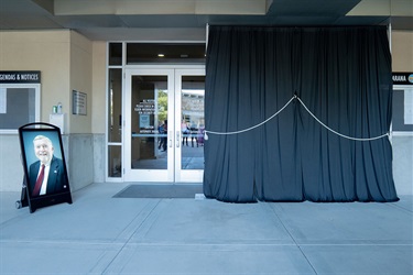 Mayor Honea plaque unveiling event, photo of Mayor Honea