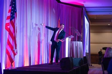 Emcee Dan Marries taking selfie with crowd